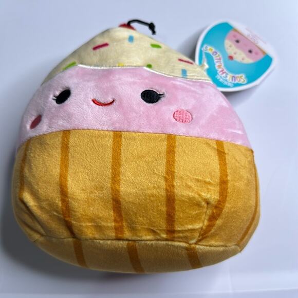 Squishmallows Other - NWT Squishmallow 7” Clara the Cupcake Food Series
